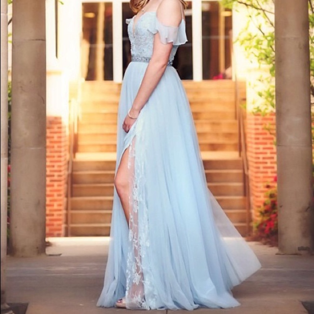 Prom dress - Picture 2 of 5